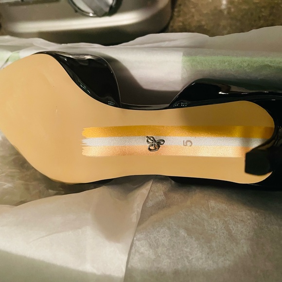 Sam Edelman, brand new in box, size 5, black patent leather, 1.5” heel - Picture 3 of 4